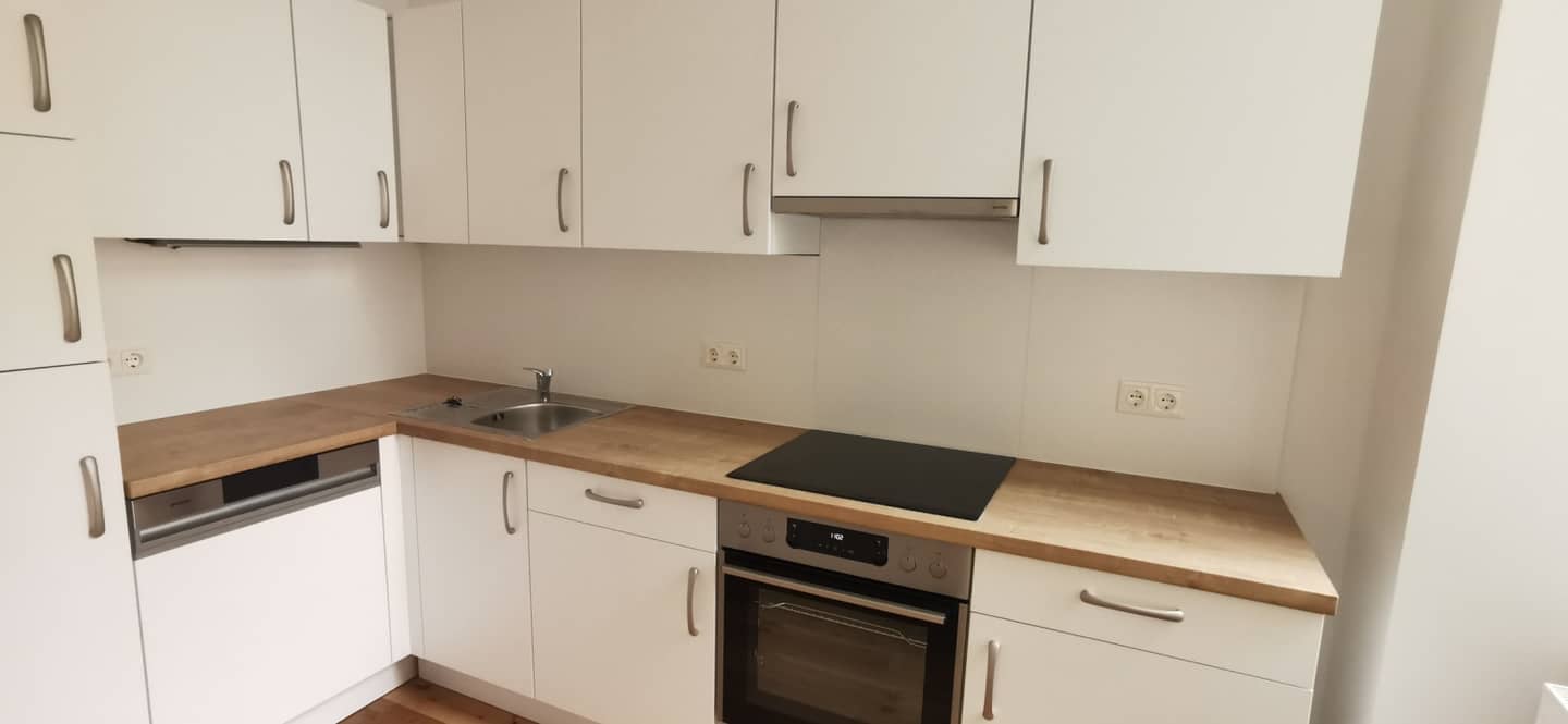 Altbauwohnung mit großer Terrasse in ruhiger Lage