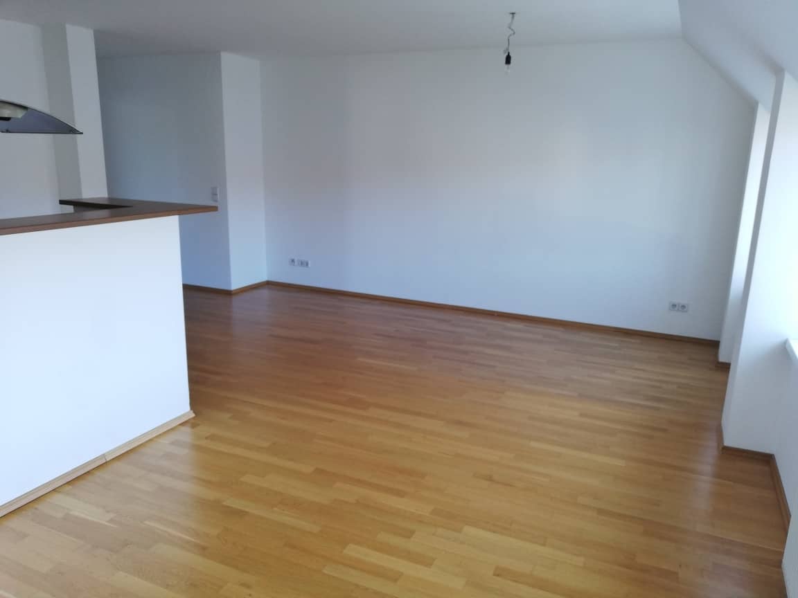 Dachgeschosswohnung mit Terrasse und Aufzug