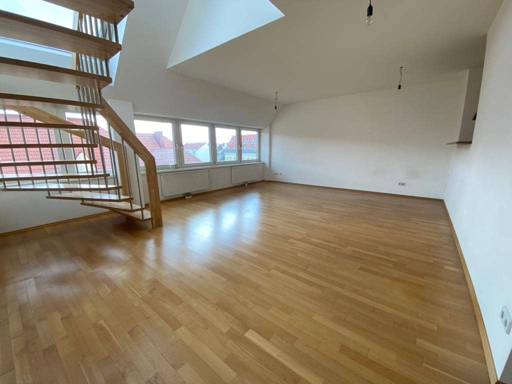 Dachgeschosswohnung mit Terrasse und Aufzug