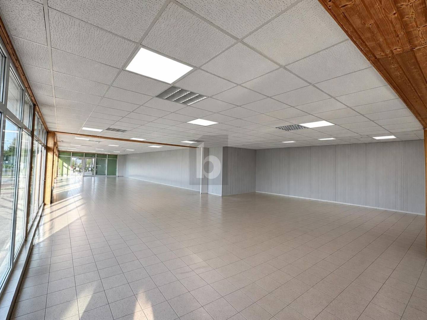 Betriebsareal mit Photovoltaikanlage Anlegerwohnung