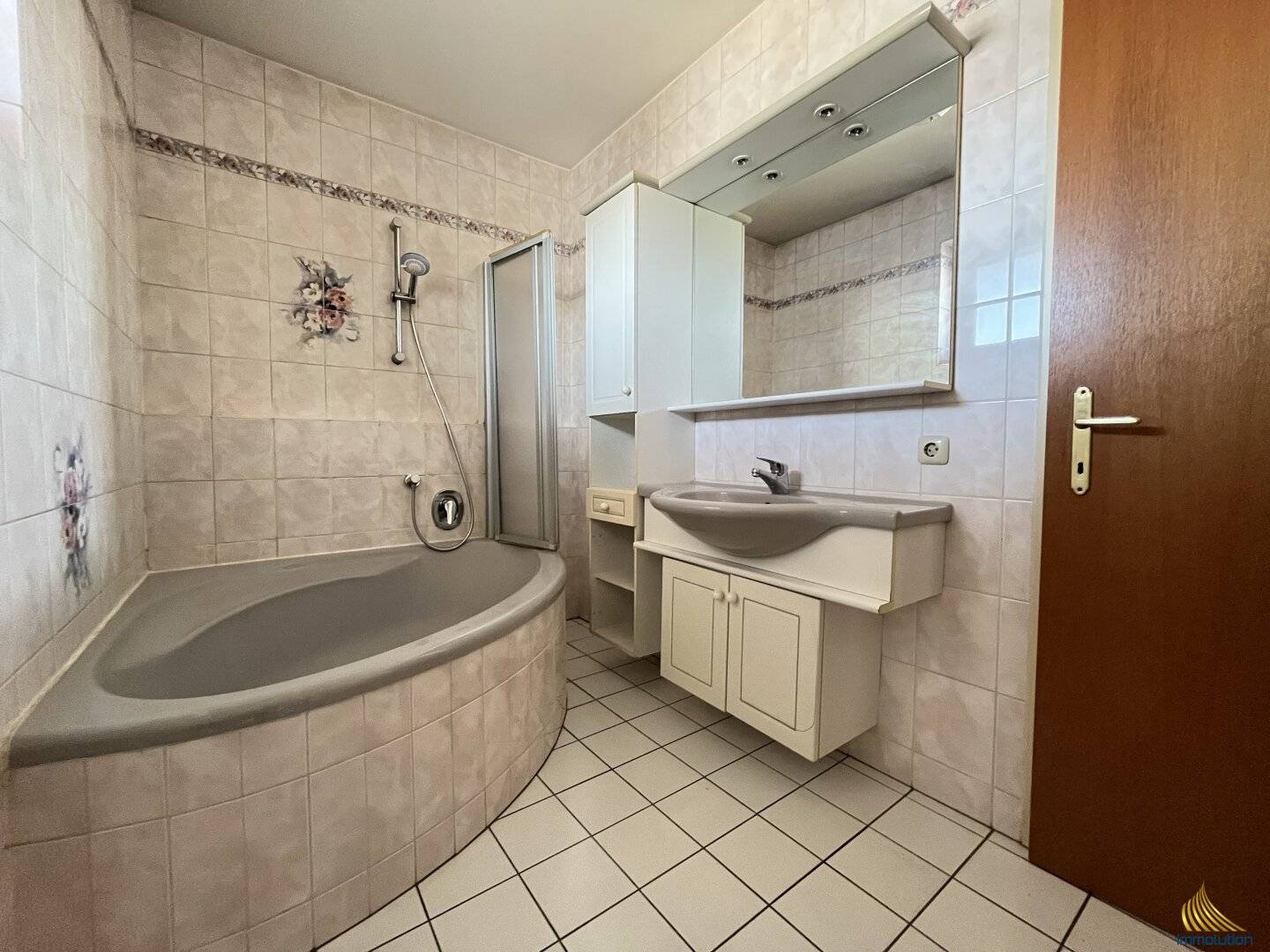 Wohnung mit Garage Loggia ruhiger Lage