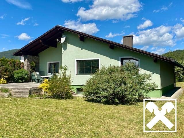 Geräumiger Bungalow mit Garten und Terrasse