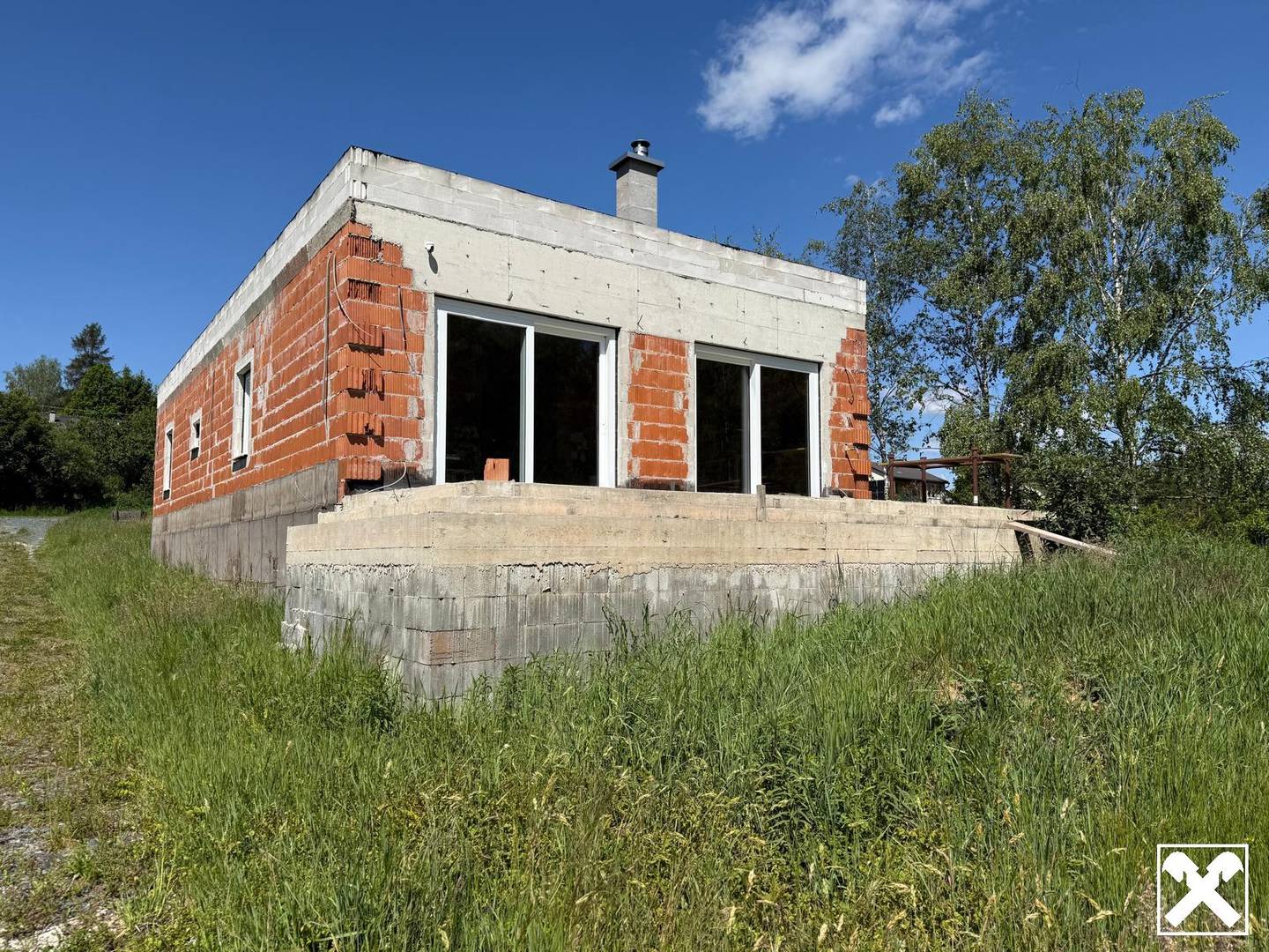 Rohbau-Bungalow mit Garten