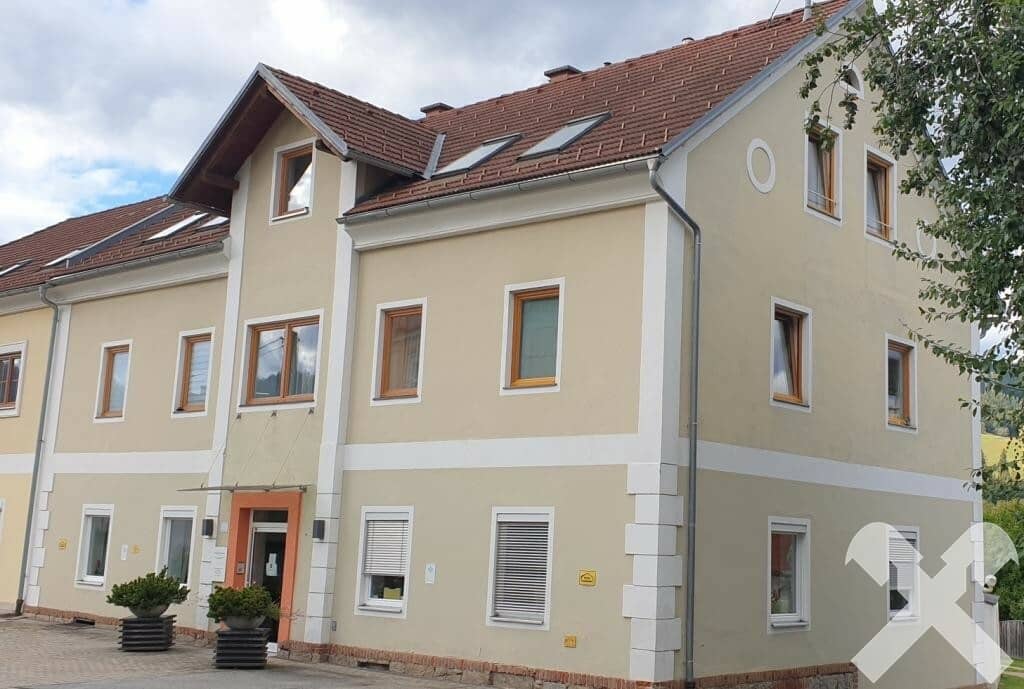 Anlegerwohnung im Obergeschoss mit Mieter