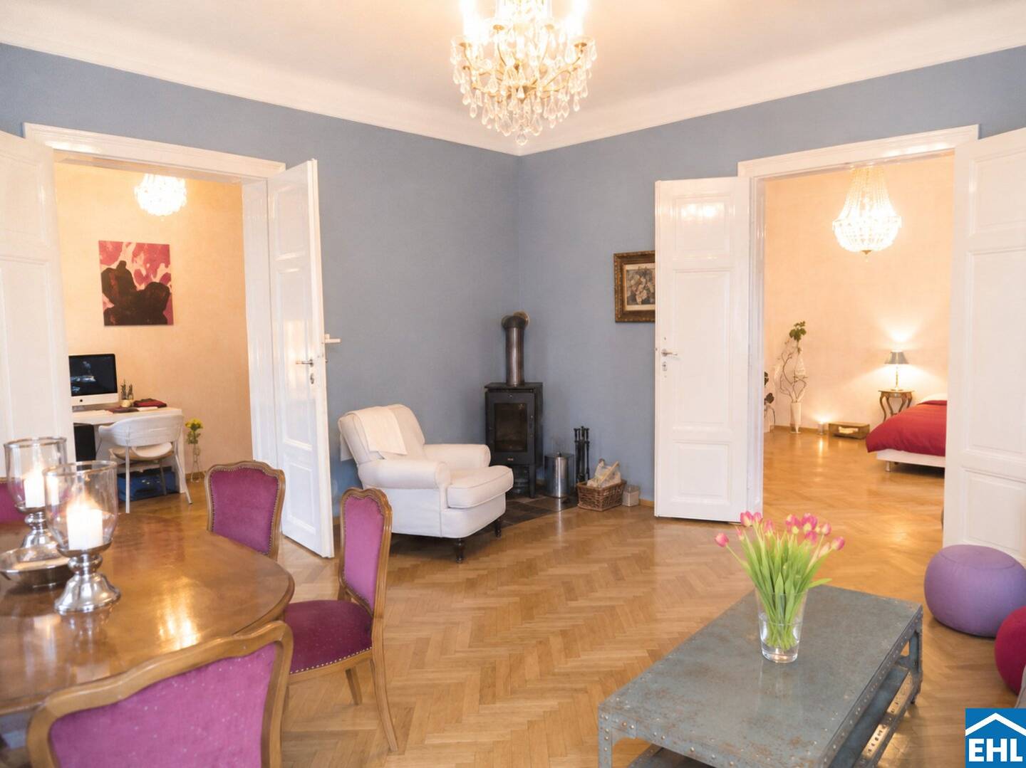 Old building apartment with attic balcony and two salons