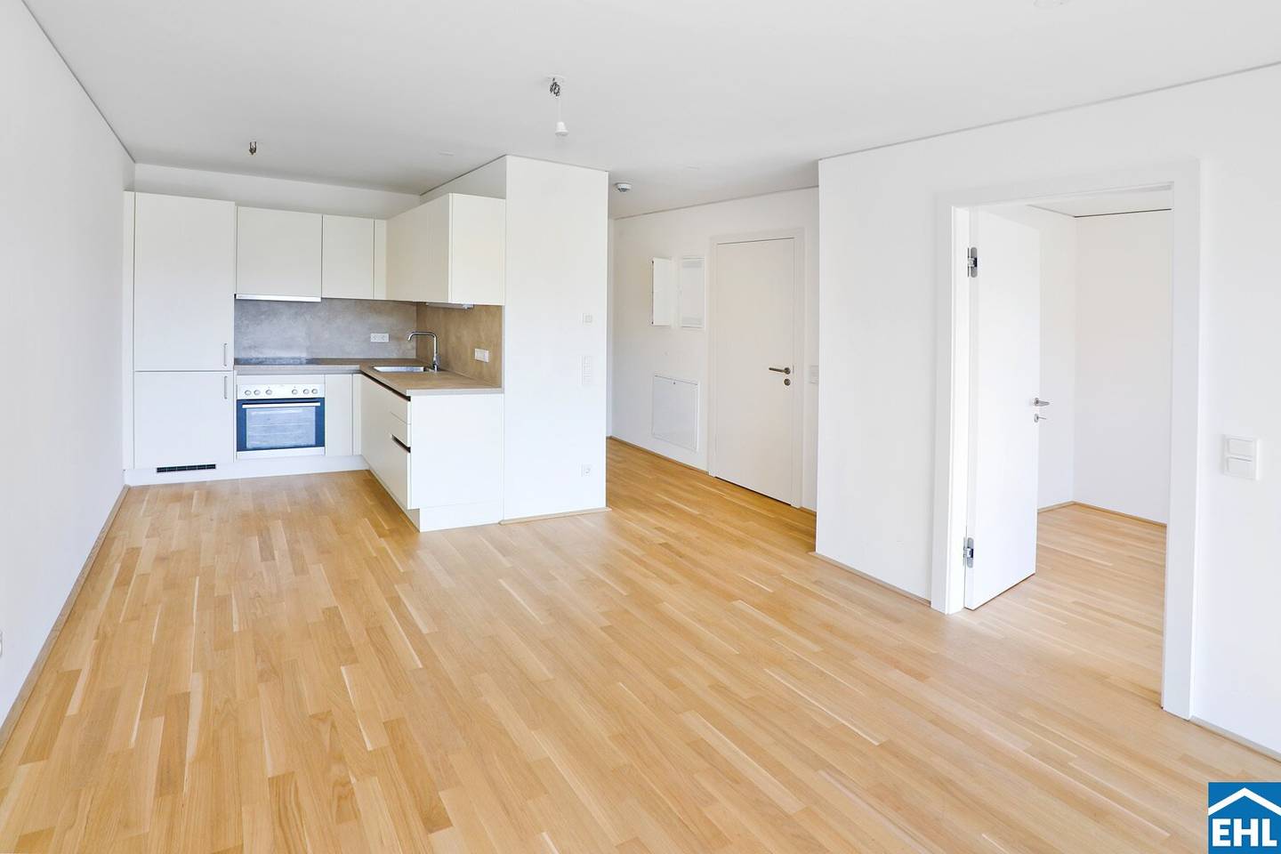 Wohnung mit Westbalkon Loggia in zentraler Lage