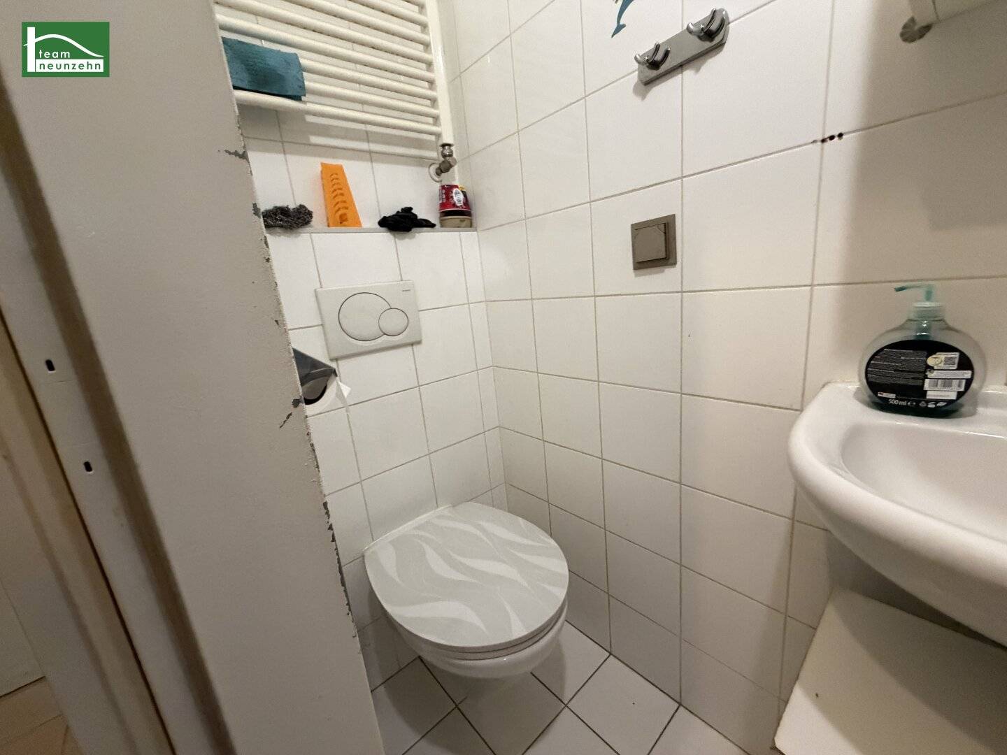 FOR INVESTORS OR OWNER OCCUPIERS! SMALL PERIOD APARTMENT IN A GOOD LOCATION IN HERNALS, RENTED ON A FIXED TERM