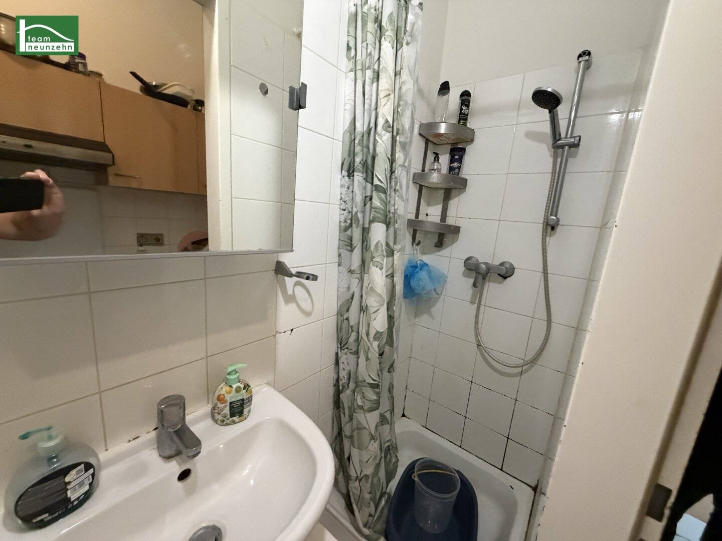 FOR INVESTORS OR OWNER OCCUPIERS! SMALL PERIOD APARTMENT IN A GOOD LOCATION IN HERNALS, RENTED ON A FIXED TERM