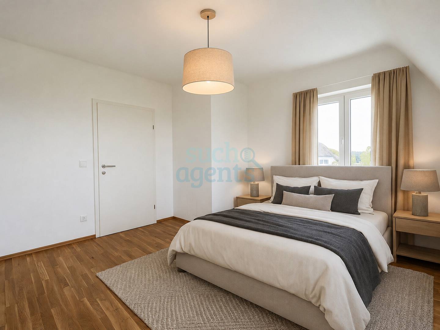 Dachgeschosswohnung hell großzügig modernisiert