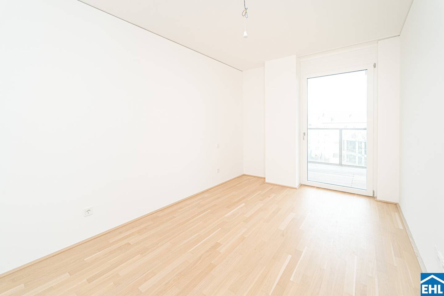 Apartment near university with balcony and loggia