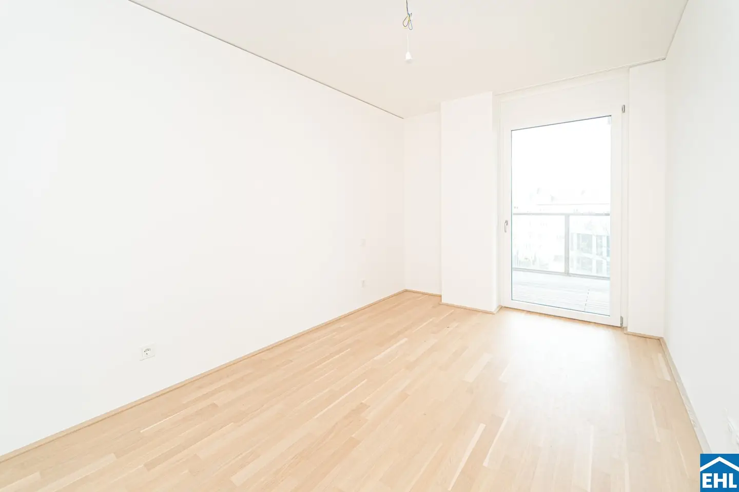Apartment near university with balcony and loggia
