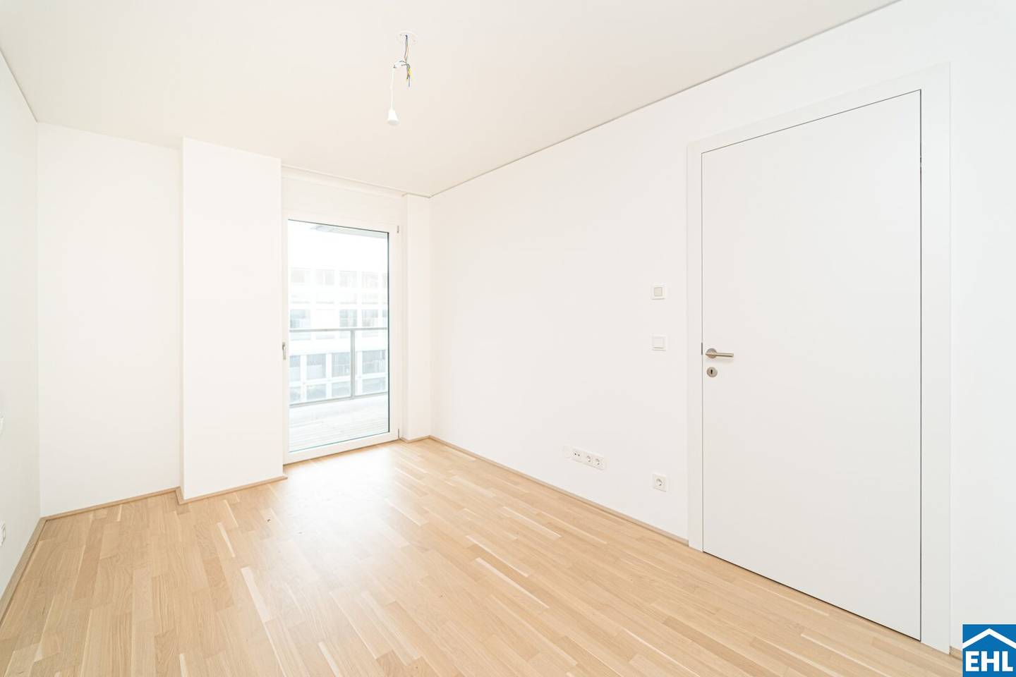 Apartment near university with balcony and loggia