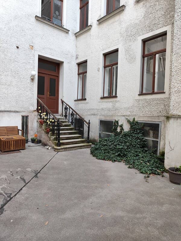 Wohnung Hoftrakt Parterre Hofruhelage Bandgasse