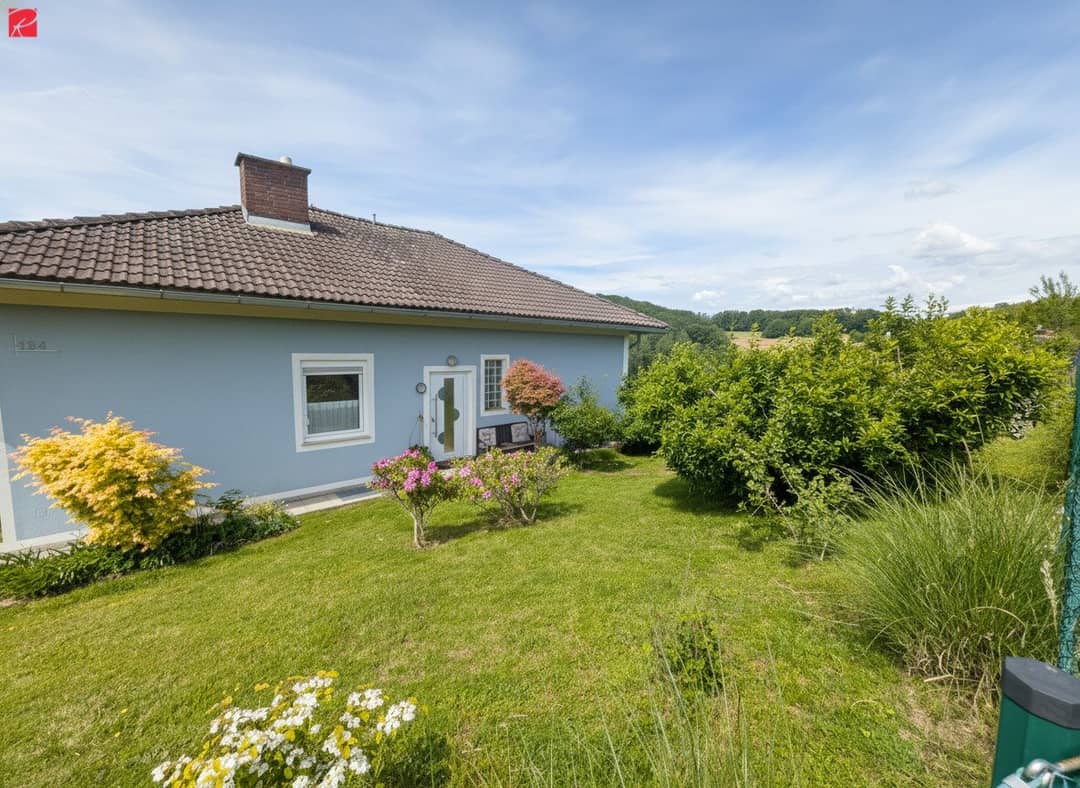 Einfamilienhaus mit Panoramablick und großem Garten