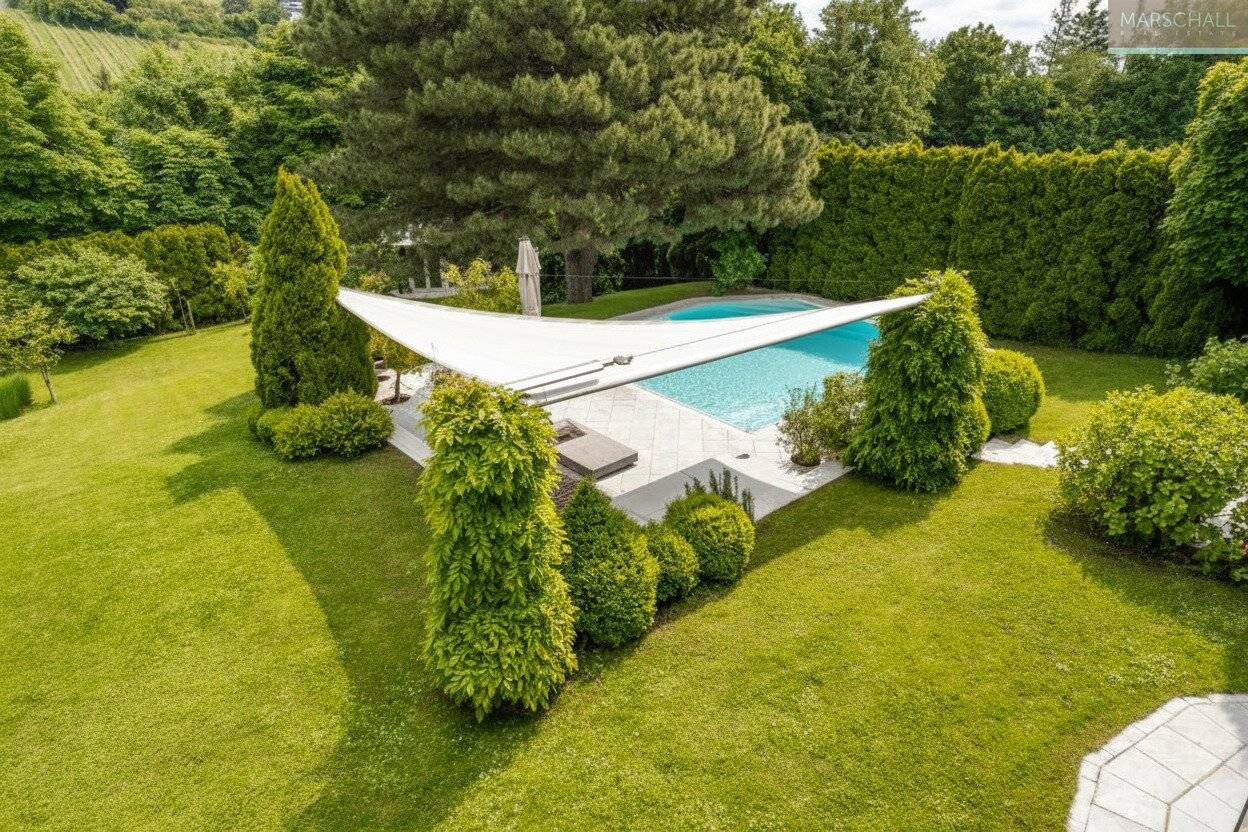 Maisonette apartment with private garden and pool in Grinzing