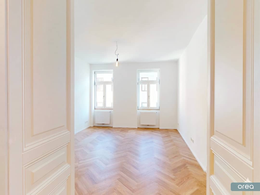 Apartment with historic charm and quiet inner courtyard first occupancy