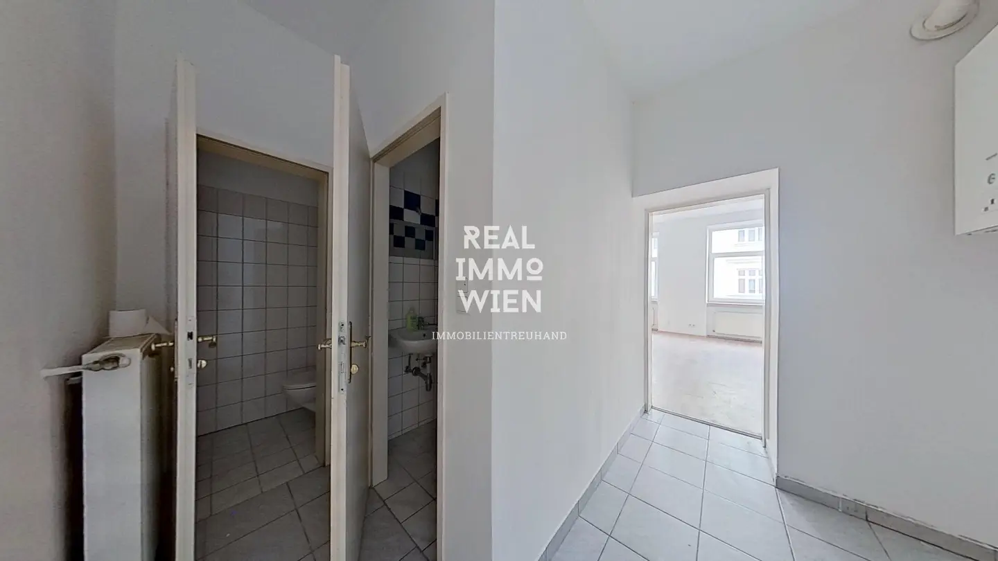 Apartment in need of renovation with good transport links
