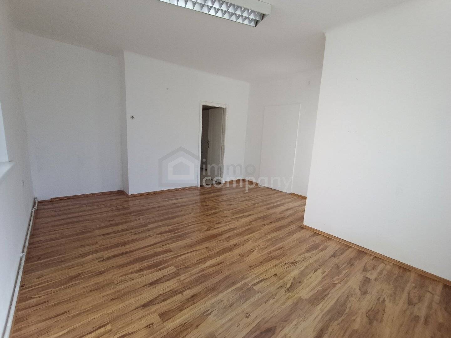 Gewerbeobjekt mit viel Platz in Ebenfurth