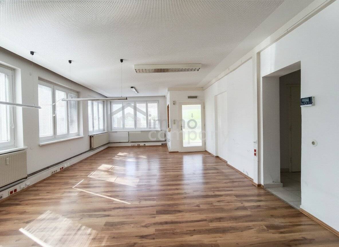 Gewerbeobjekt mit viel Platz in Ebenfurth