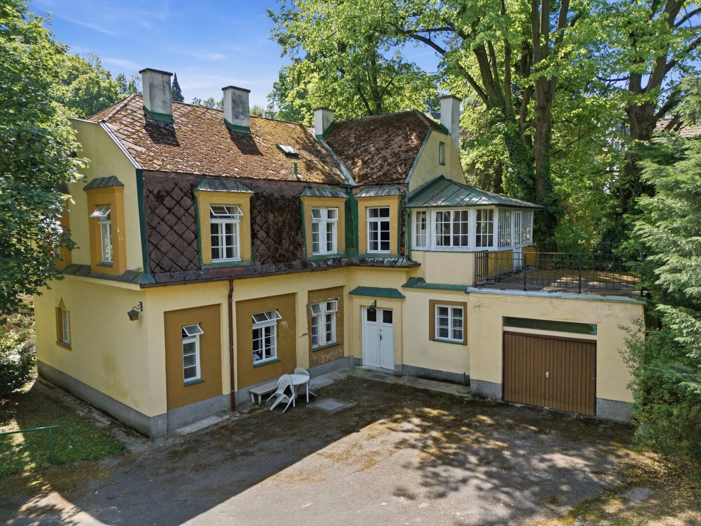 Plot with Existing Building | 922 m² | Hernals