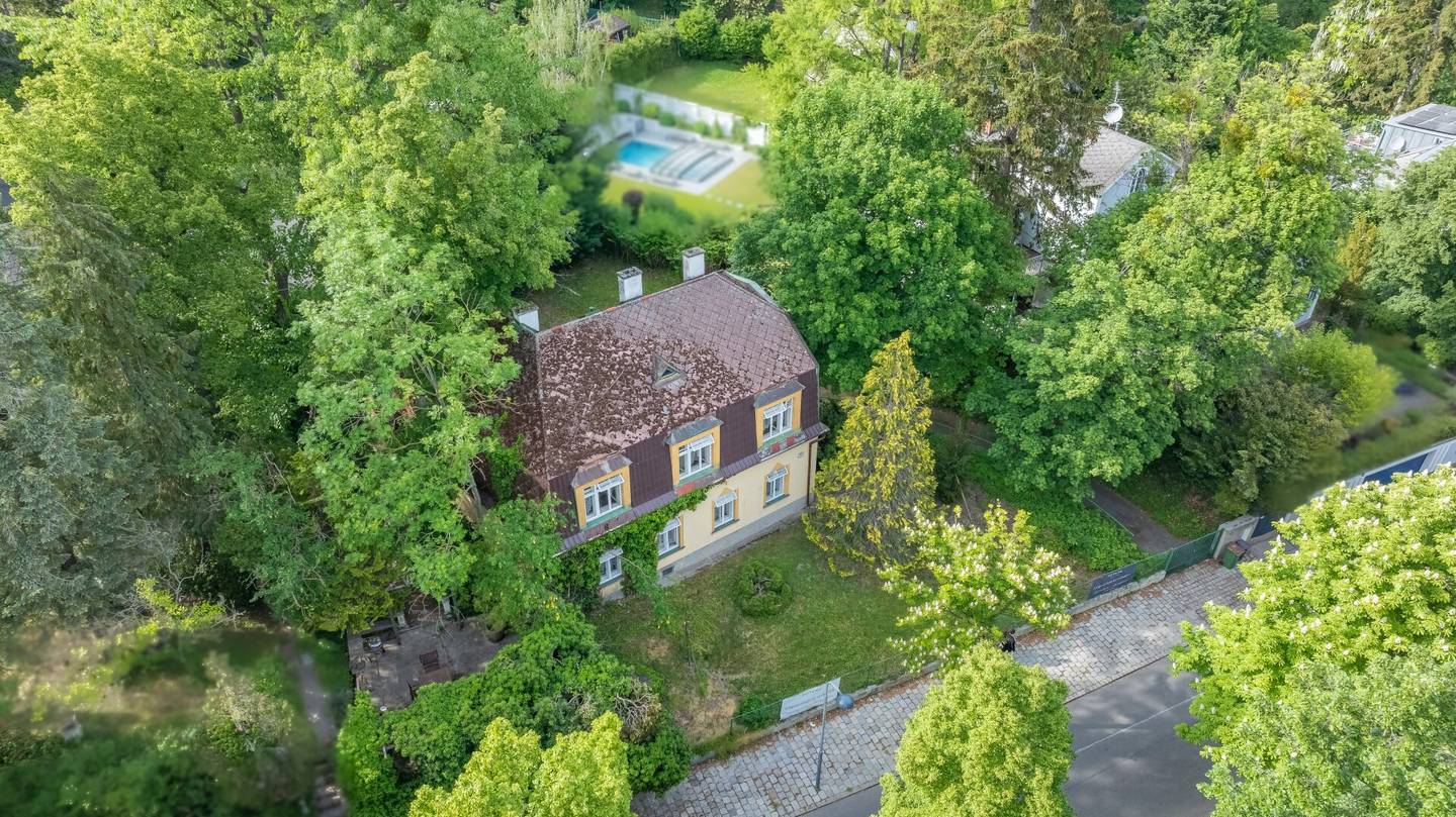 Plot with Existing Building | 922 m² | Hernals