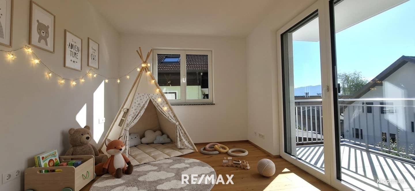 Neubauwohnung mit sonnigem Balkon und Bergblick