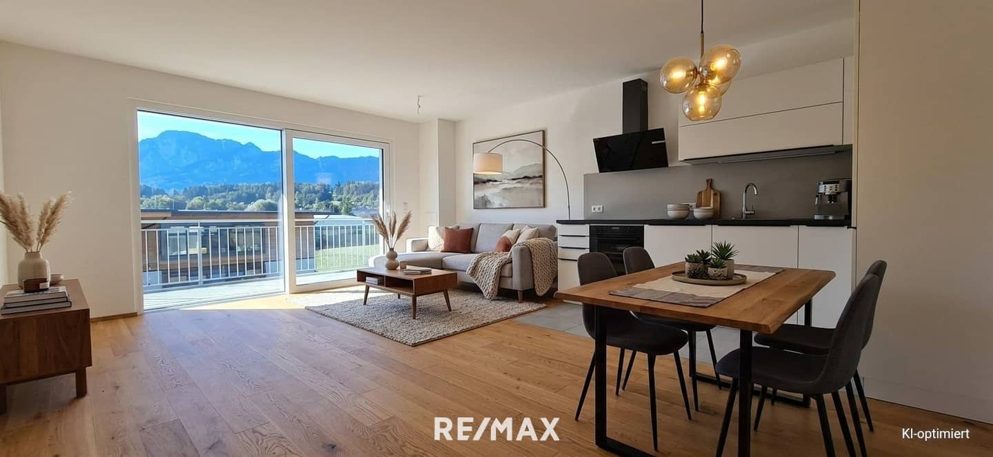 Neubauwohnung mit sonnigem Balkon und Bergblick