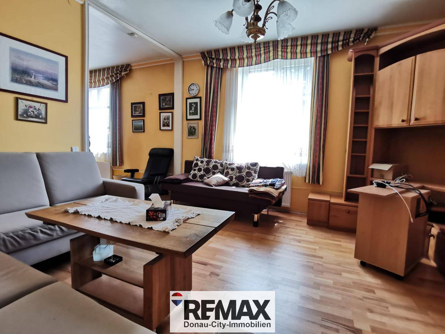 Multi-Family House with 4 Units in Mistelbach