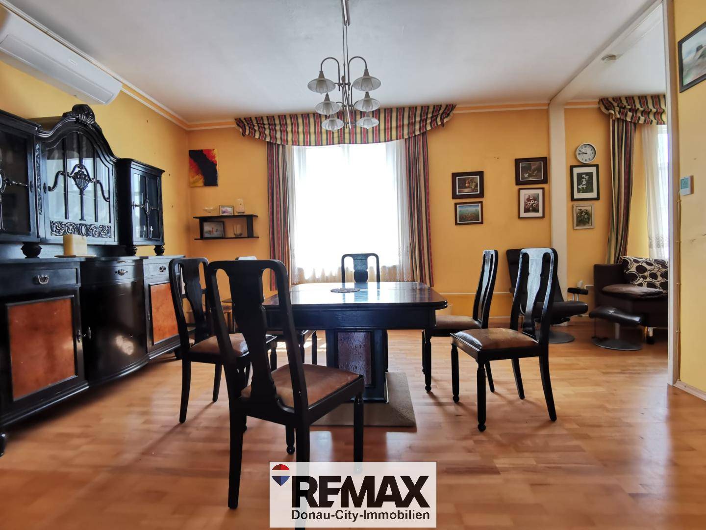 Multi-Family House with 4 Units in Mistelbach