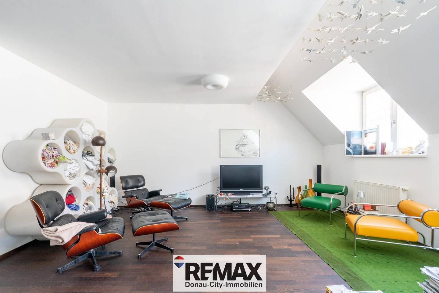 Attic duplex apartment with generous terrace in Mariahilf near Naschmarkt
