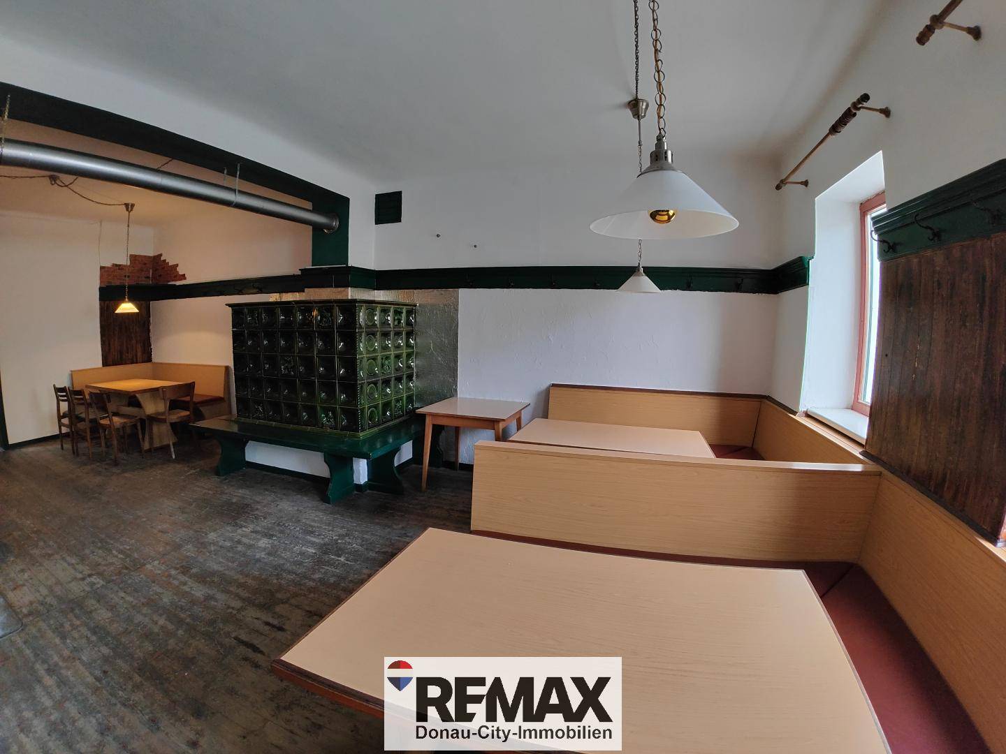 Retail Space with Storage in Stopfenreuth