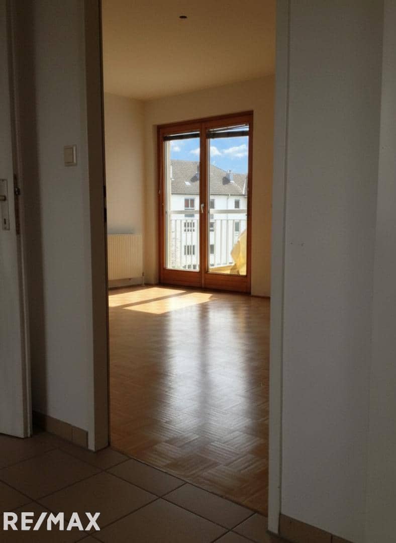 Investor apartment quiet courtyard near transit