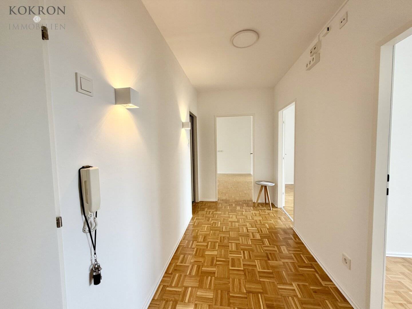 Freshly renovated apartment with south terrace and garage included