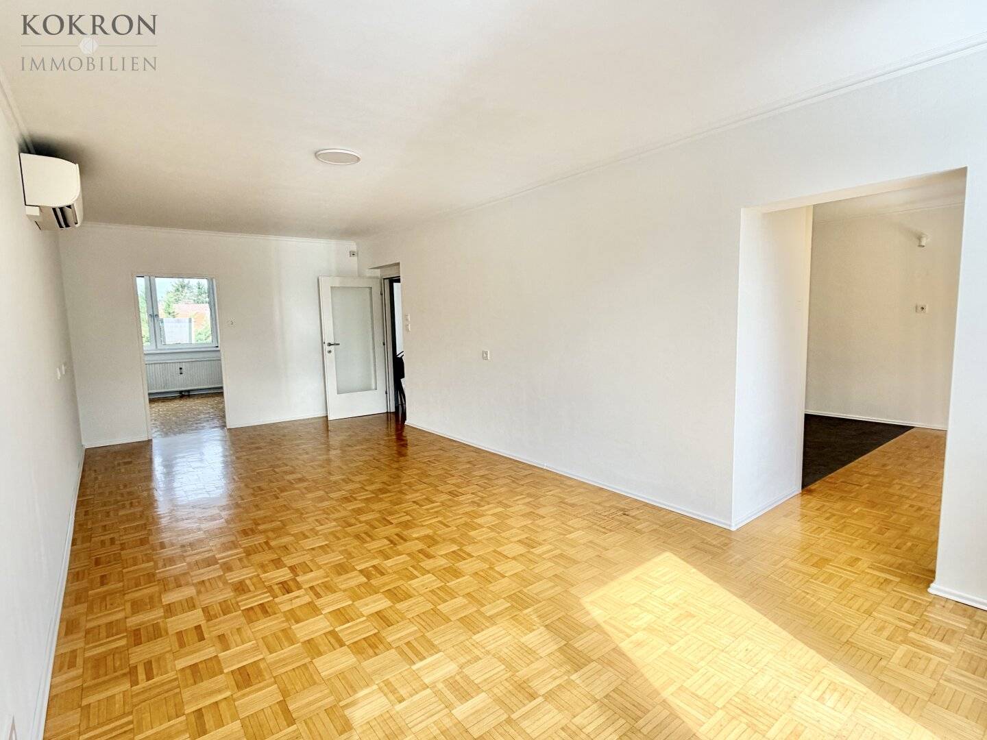 Freshly renovated apartment with south terrace and garage included