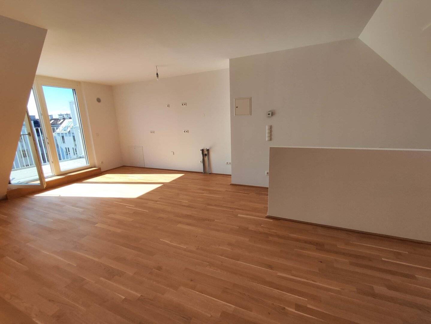 Bright maisonette apartment with three terraces and panoramic views