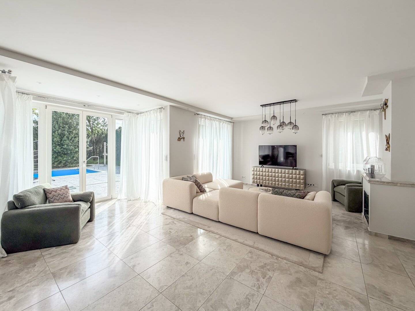 Exclusive Luxury Villa with Pool, Rooftop Terrace &amp; Panoramic Views over Vienna | 1190 Vienna | Fully Furnished
