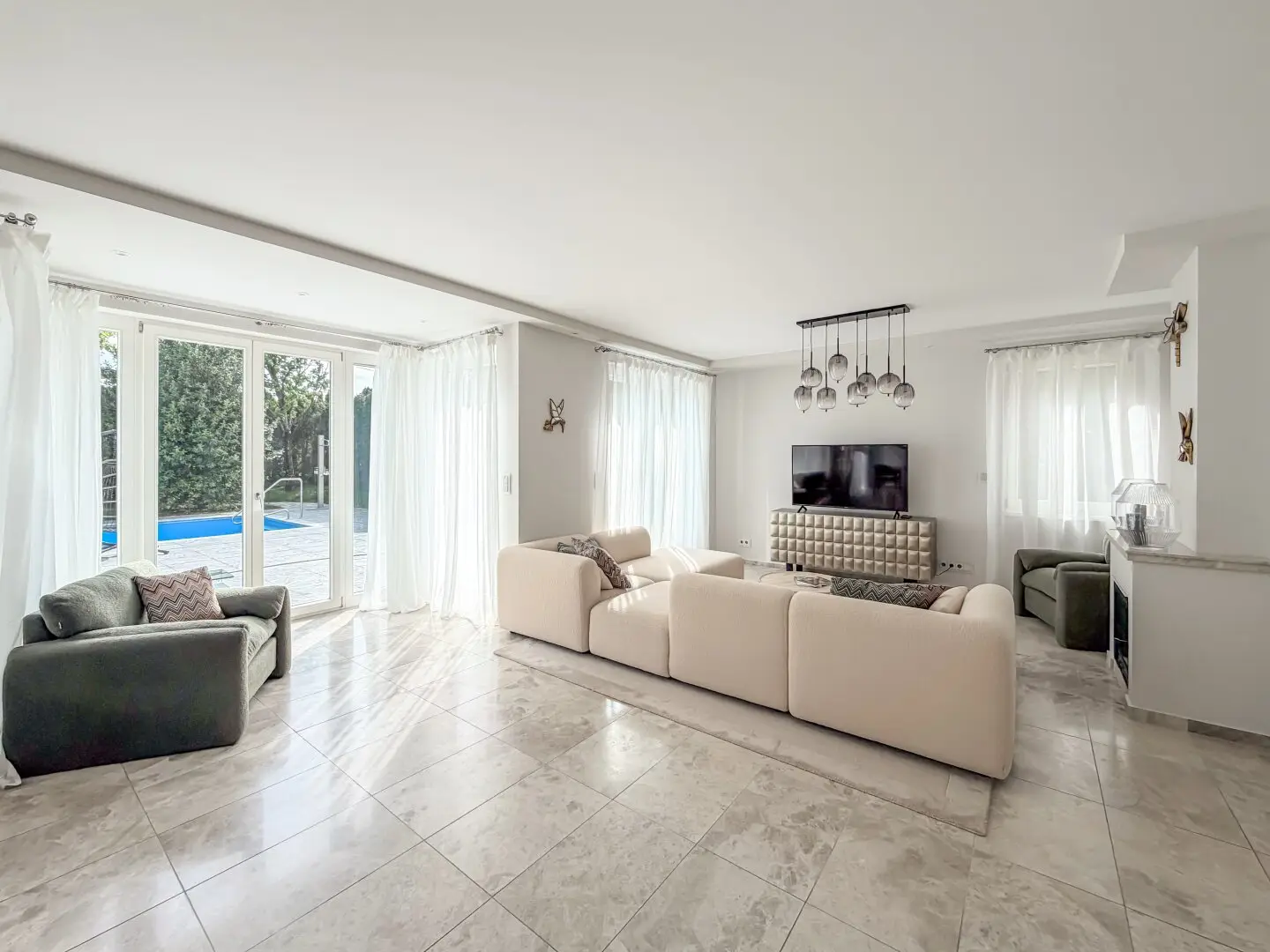 Exclusive Luxury Villa with Pool, Rooftop Terrace & Panoramic Views over Vienna | 1190 Vienna | Fully Furnished