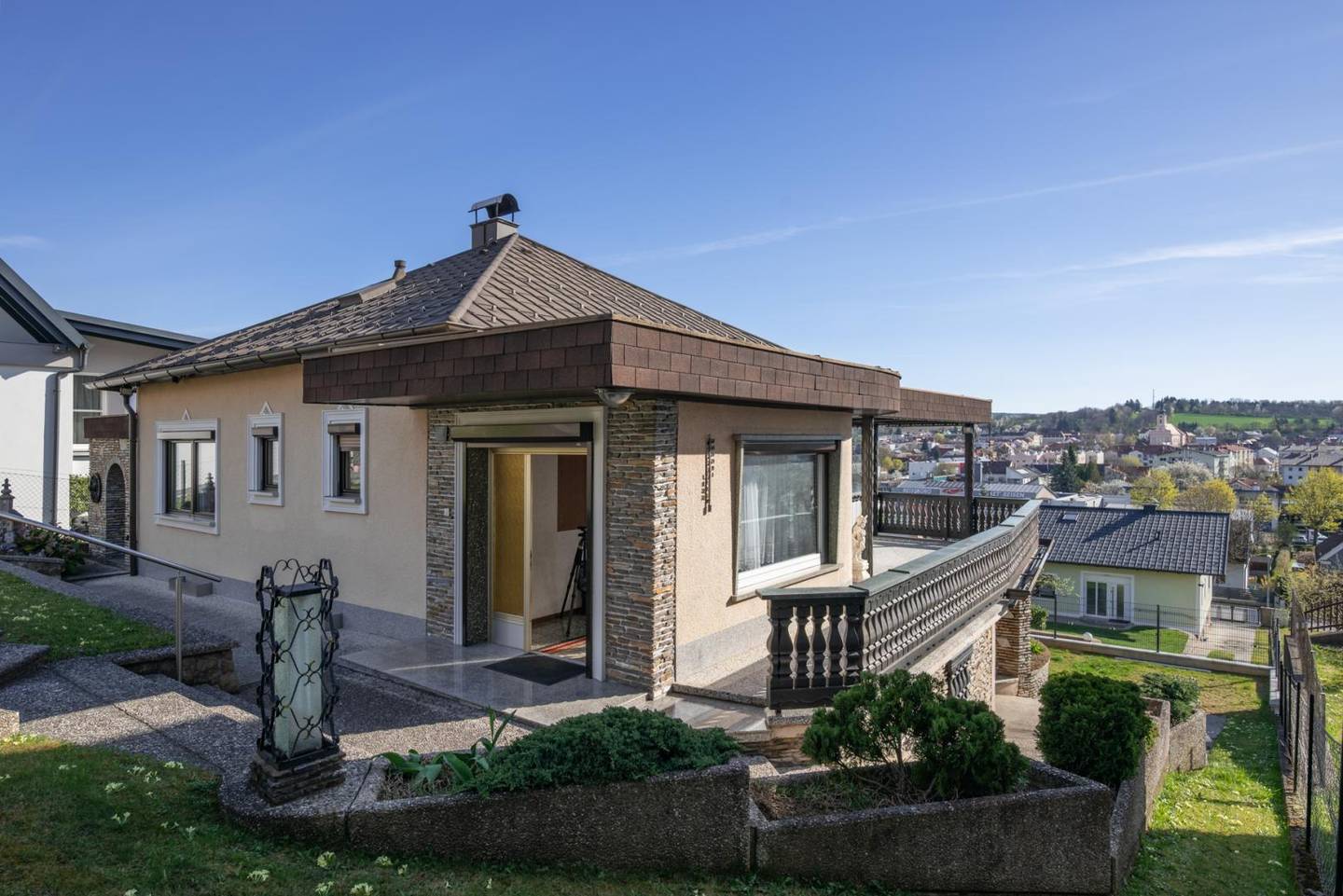 Einfamilienhaus in ruhiger Siedlungslage - mit herrlichem Weitblick