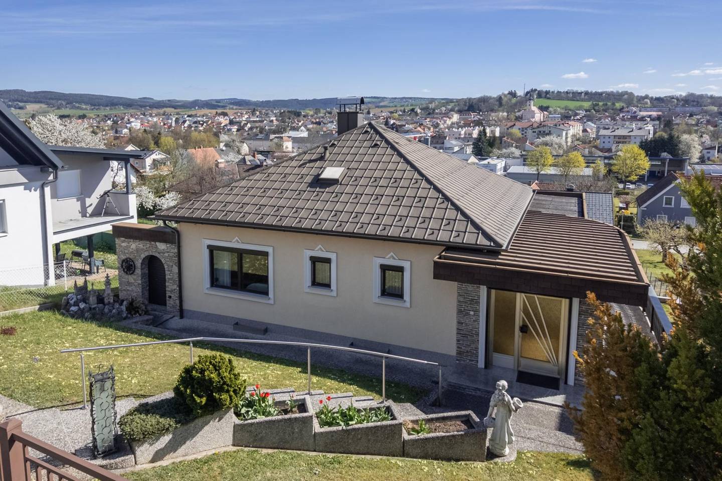 Einfamilienhaus in ruhiger Siedlungslage - mit herrlichem Weitblick