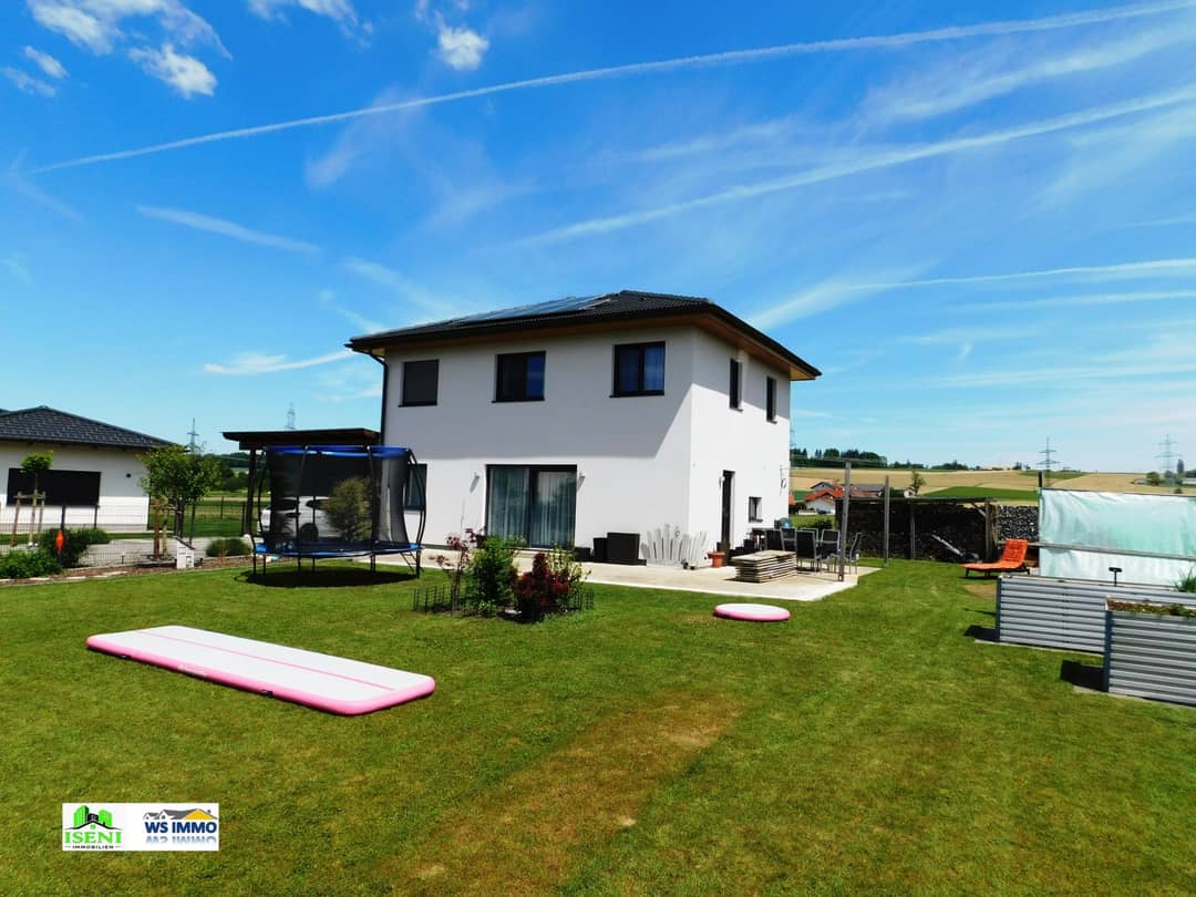 Neuwertiges 6-Zi. Einfamilienhaus in Polling, Terrasse & 5 Stellplätze