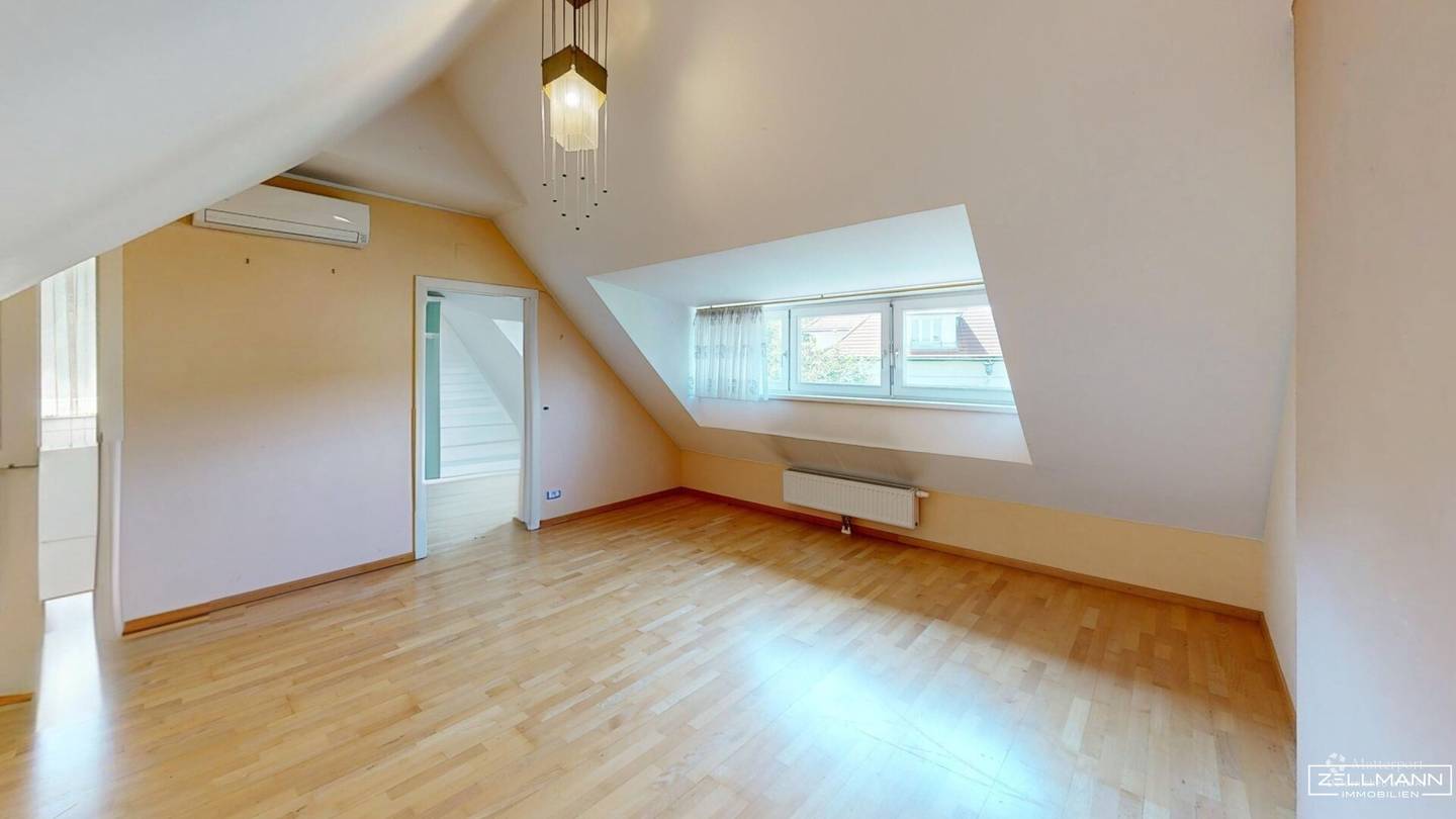 Dachgeschosswohnung mit sonniger Terrasse im historischen Ensemble