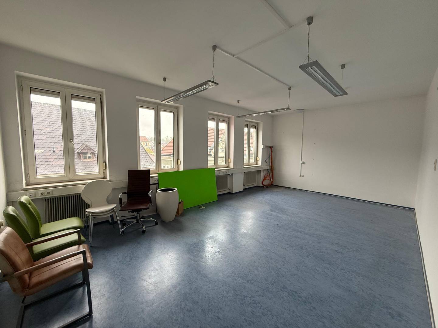 Vielseitige Gewerbeeinheit im Zentrum