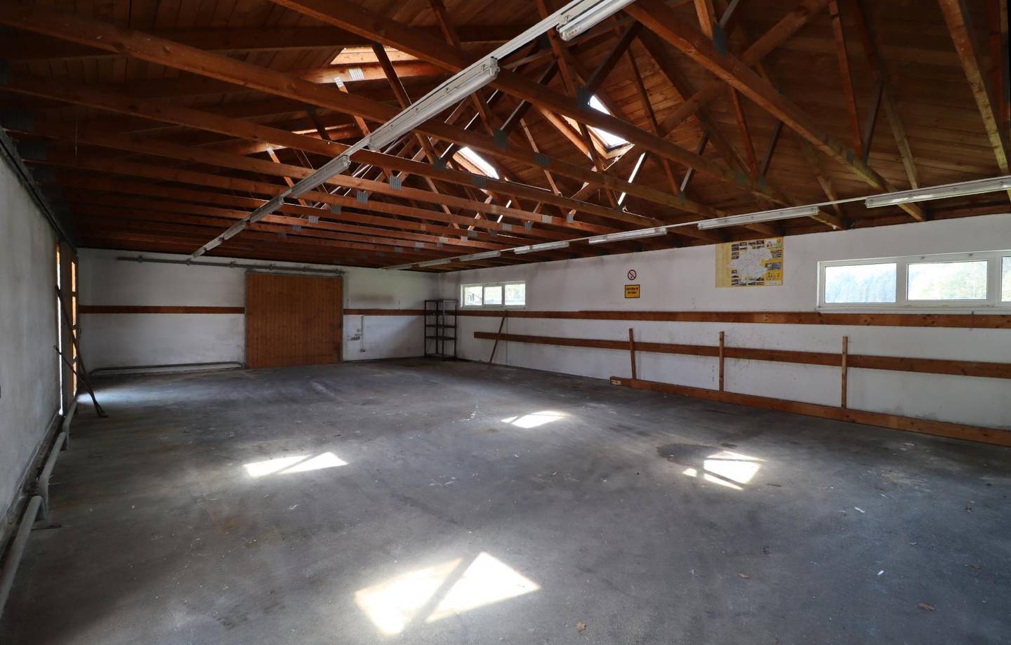 Versatile Commercial Property Pabneukirchen