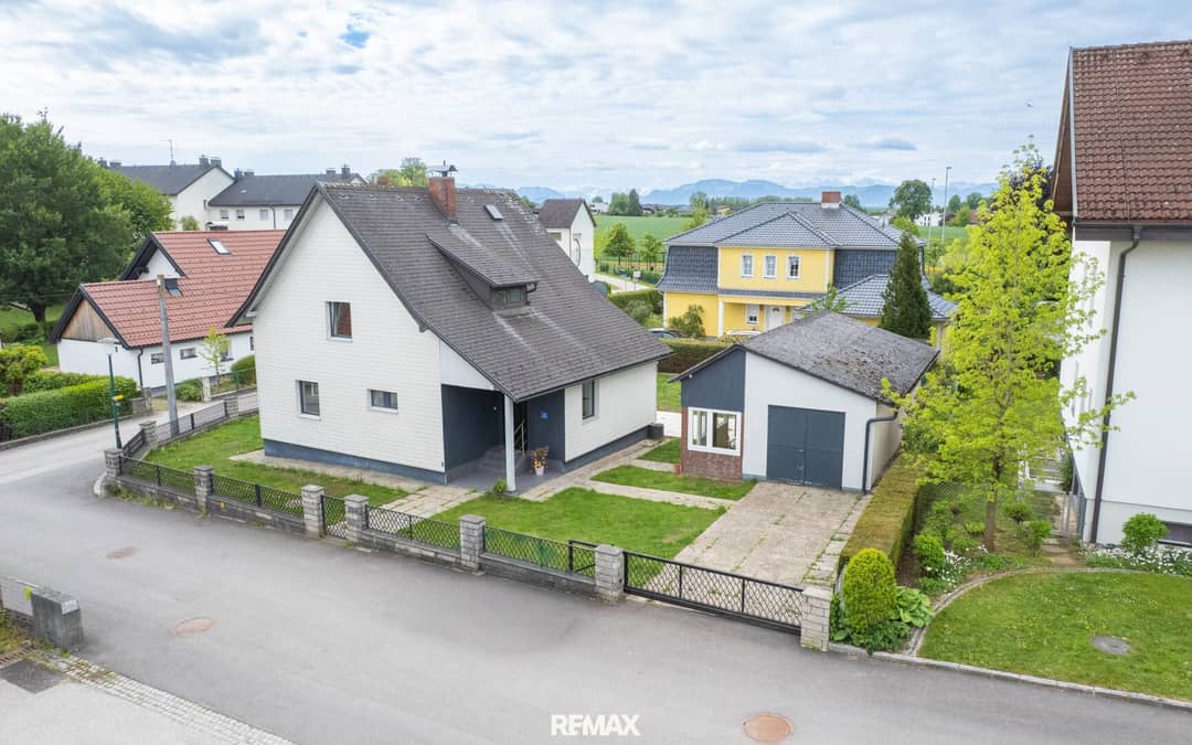 Single-family house with garden in Sattledt