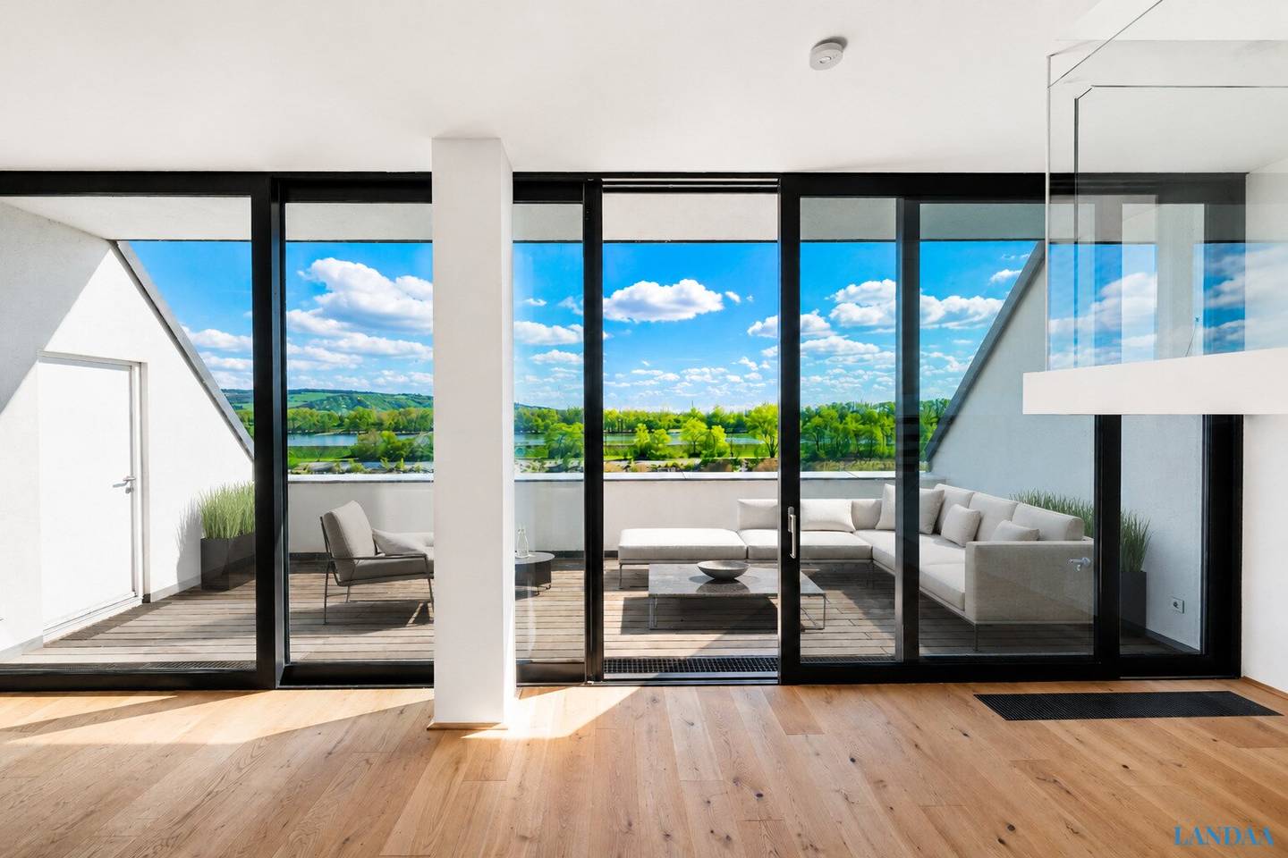Dachgeschosswohnung Donau Blick Zwei Terrassen