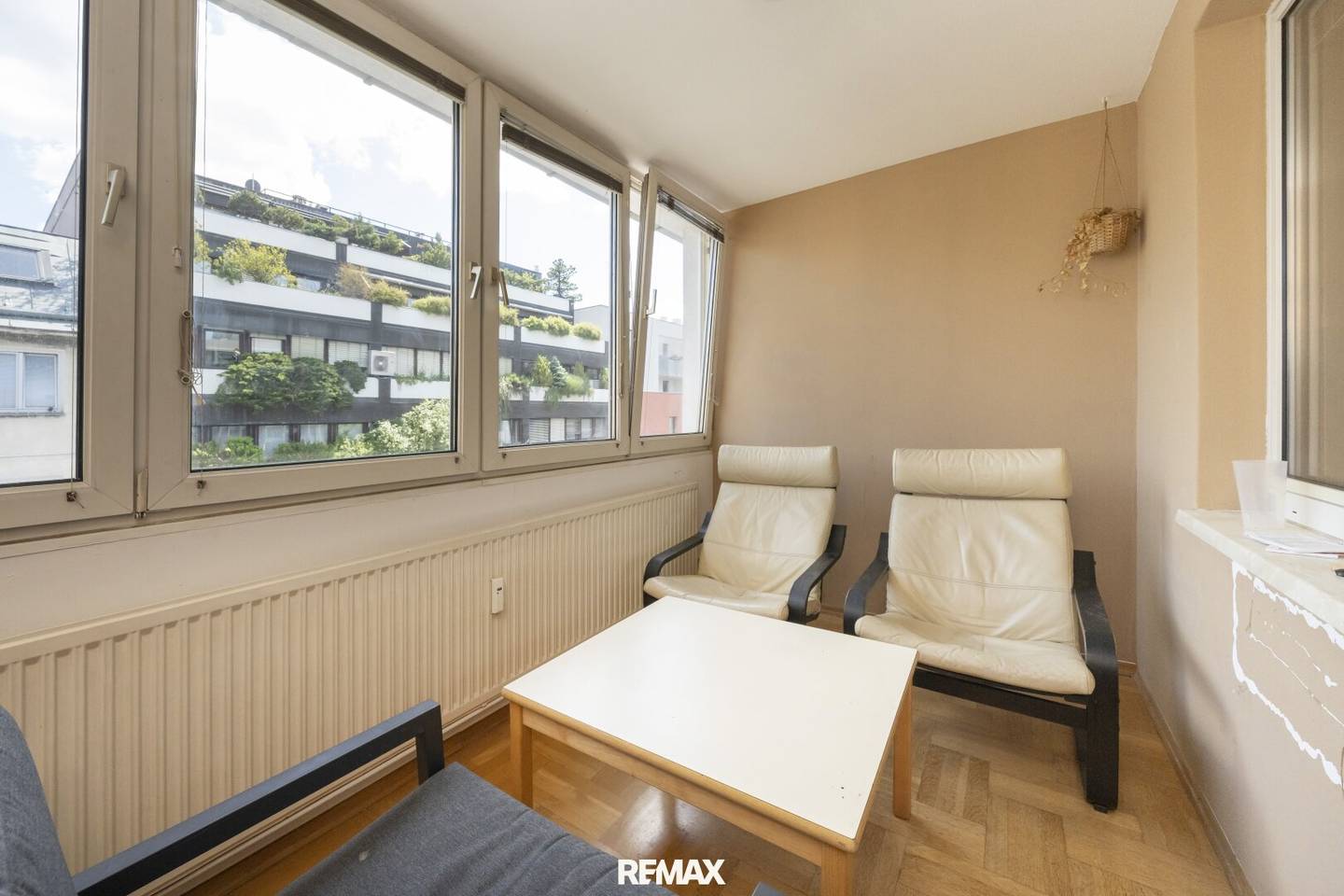 Wohnung mit zwei Loggien im Liftstock Margareten