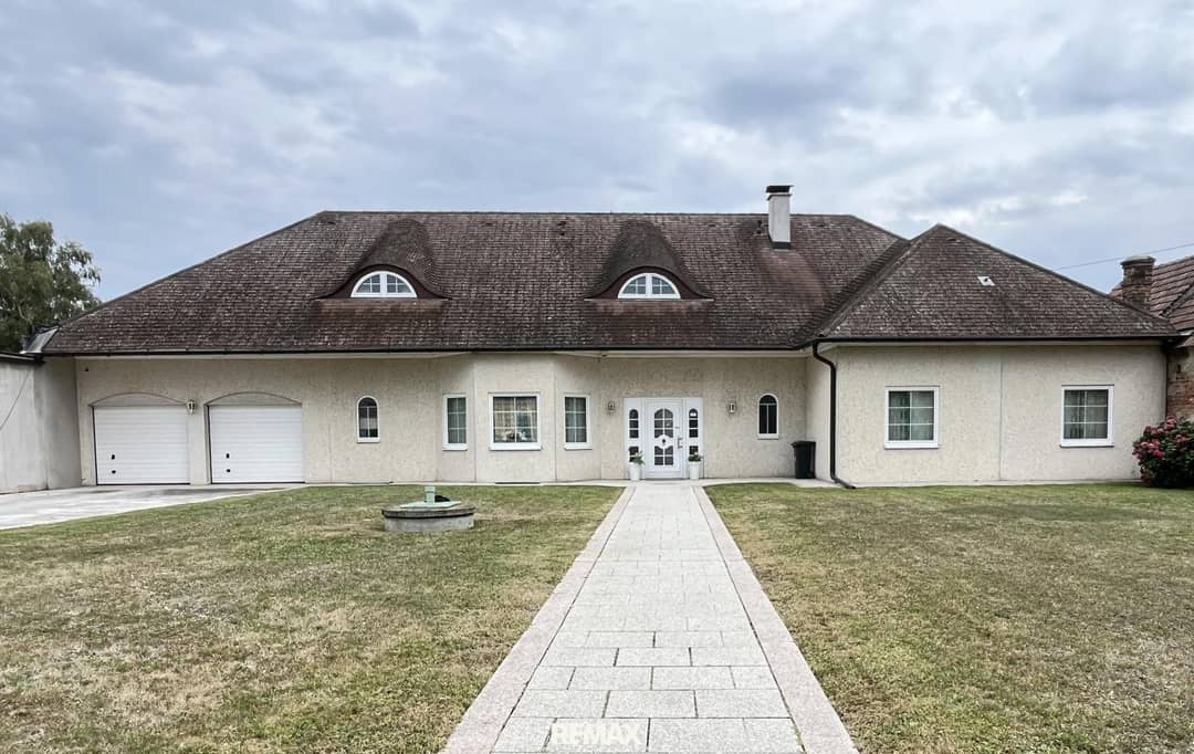Großzügiges Einfamilienhaus in Schönfeld