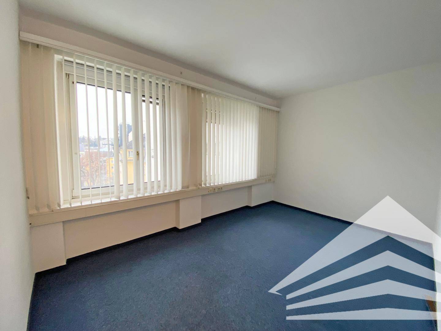 Sofort beziehbares Büro nähe Hauptbahnhof mit Balkon!