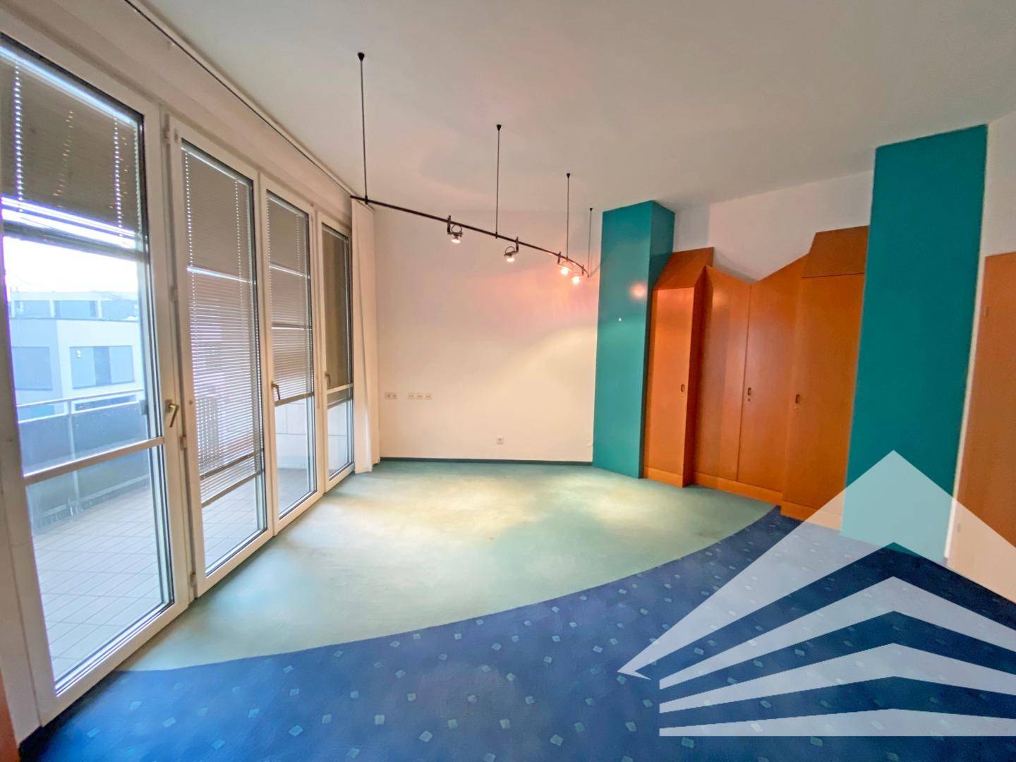 Sofort beziehbares Büro nähe Hauptbahnhof mit Balkon!