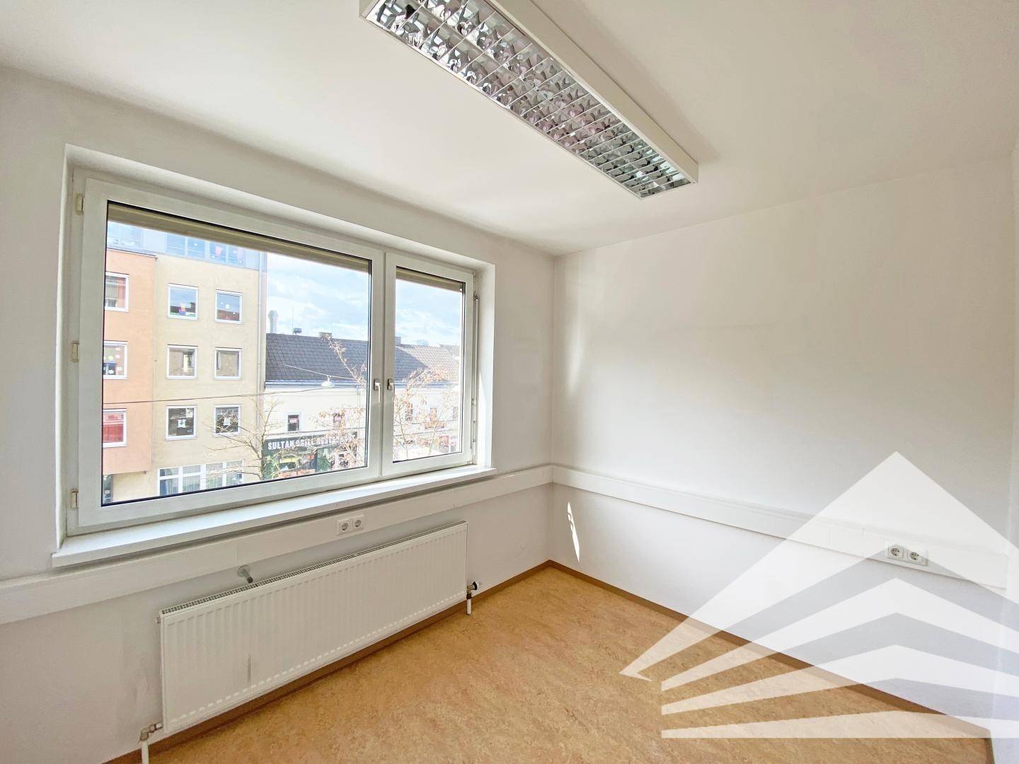 Günstiges 140 m² Büro oder Praxis zu mieten! Ideales Projekt Büro!